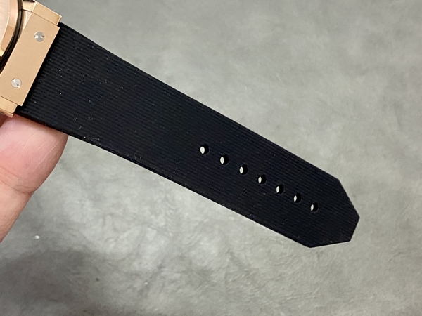 ウブロコピー時計着用イメージ